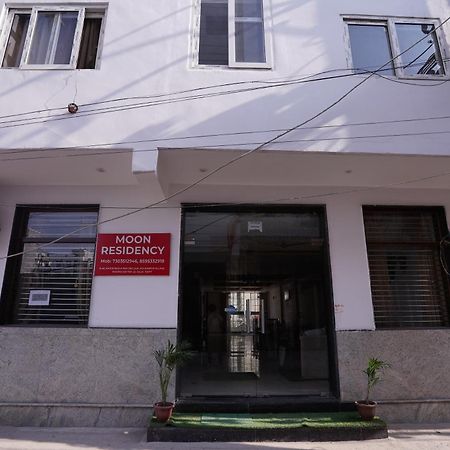 Hotel Moon Taj Near Yashobhoomi Convention Centre Delhi  Exterior photo