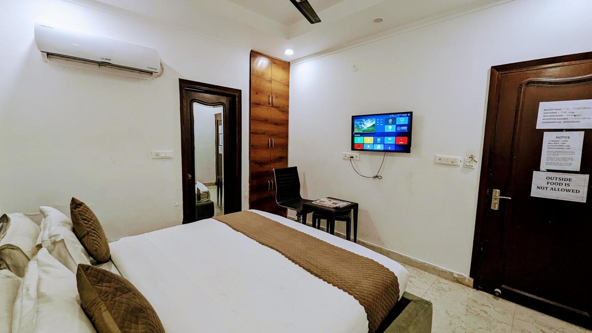 Hotel Moon Taj Near Yashobhoomi Convention Centre Delhi  Exterior photo
