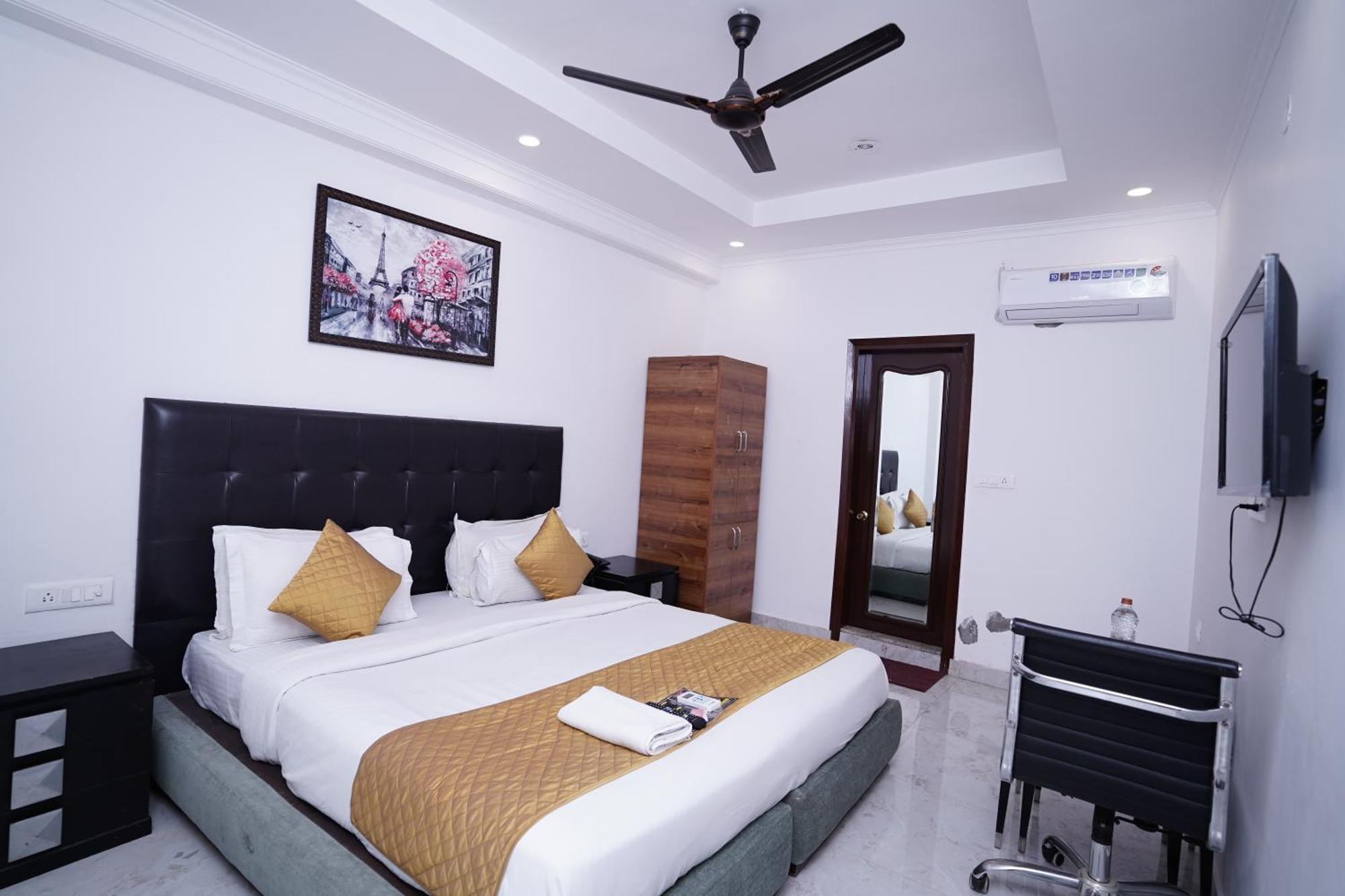 Hotel Moon Taj Near Yashobhoomi Convention Centre Delhi  Exterior photo